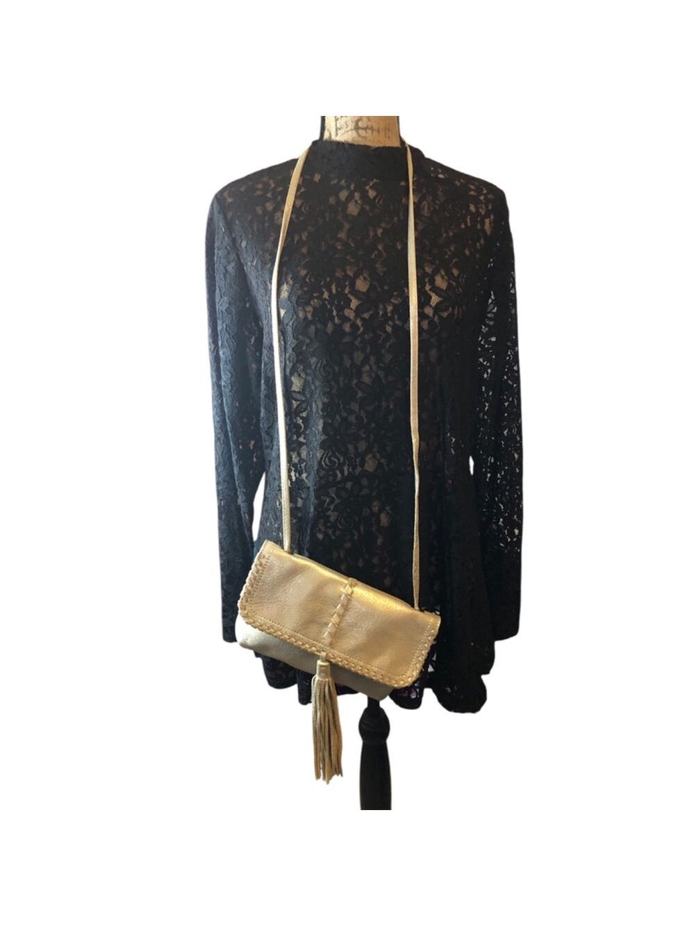 HOBO BRAMBLE CROSSBODY, PEARLED SILVER